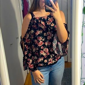 American Eagle Floral Off the Shoulder Blouse